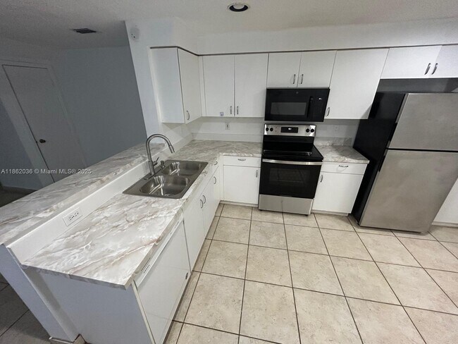 Building Photo - 1527 Veracruz Ln