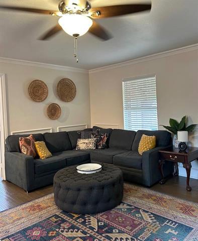 Foto del edificio - 310 E Beech St