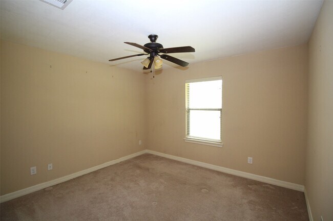 Foto del edificio - 1504 Glen Oaks Dr