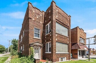 Building Photo - 827 W Jefferson St