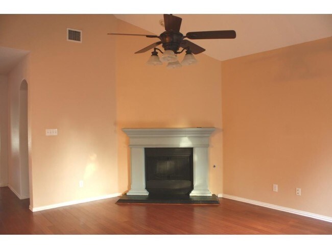 Building Photo - 2401 Lockshire Dr