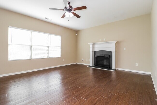 Foto del edificio - 2107 Juniper Ives Ct SE