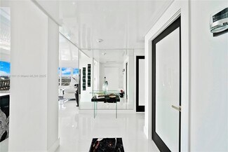 Building Photo - 4020 Galt Ocean Dr