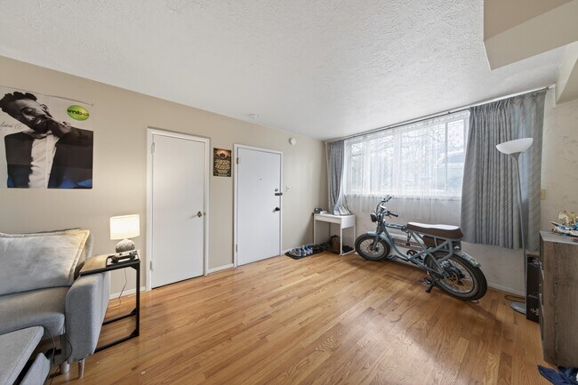 Photo du bâtiment - 2105 W 47th Ave