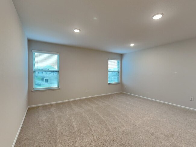 Foto del edificio - 405 Forsyth Dr