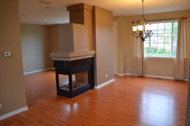 Building Photo - 2553 Camberley Cir
