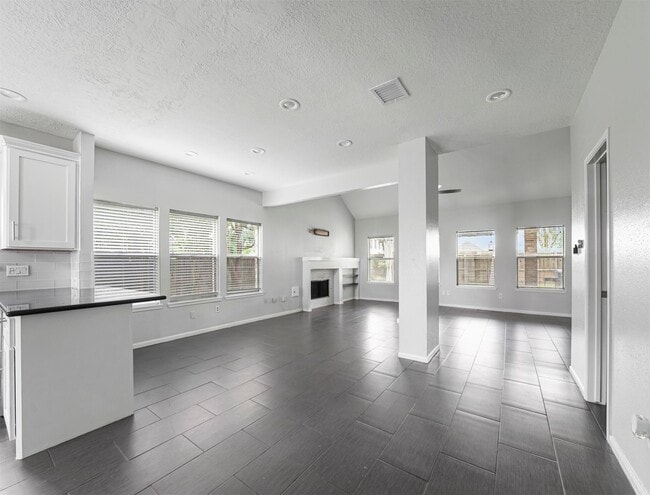 Building Photo - 13515 Ryanwood Dr