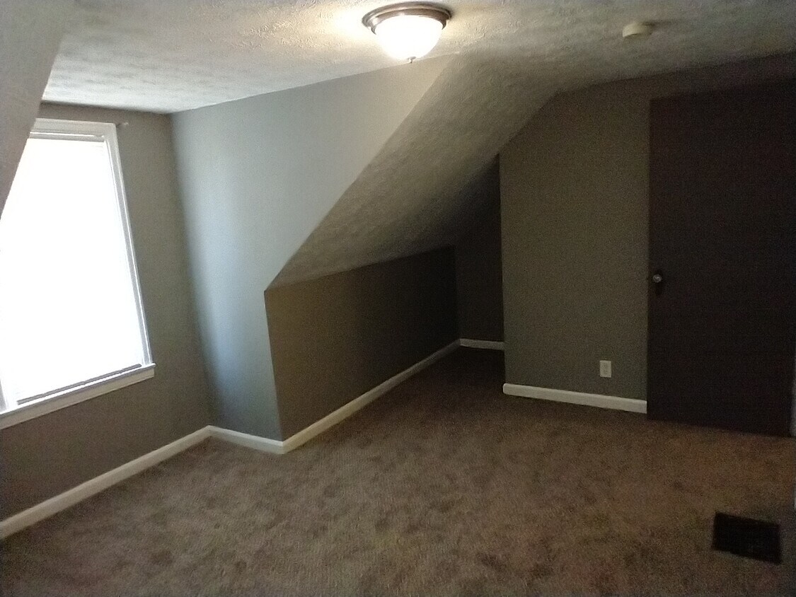 Primary Photo - 1702 N Alton Ave