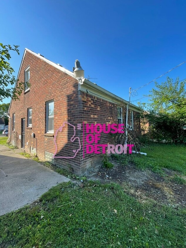 Primary Photo - 3 BEDROOM | 1 BATH | FREE PRE SCREEN
