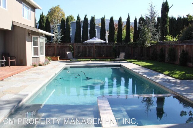 Building Photo - 4 br, 3 bath House - 16425 W. La Chiquita Ave