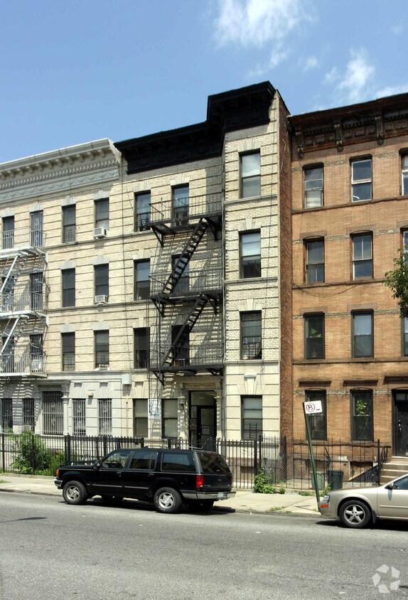 Primary Photo - 765 Macdonough St