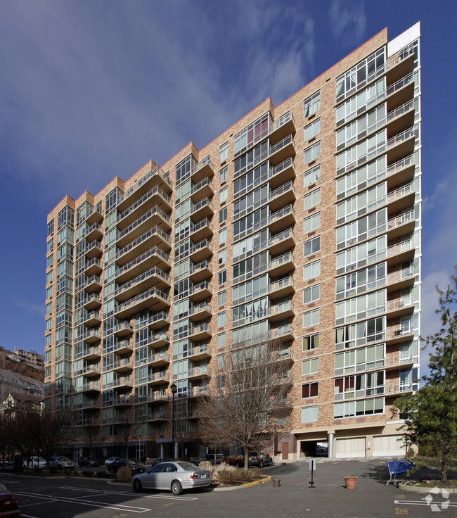 Building Photo - One Hudson Park
