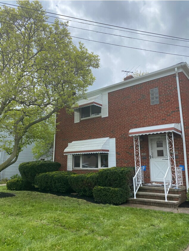 Primary Photo - 3542 W 210th St