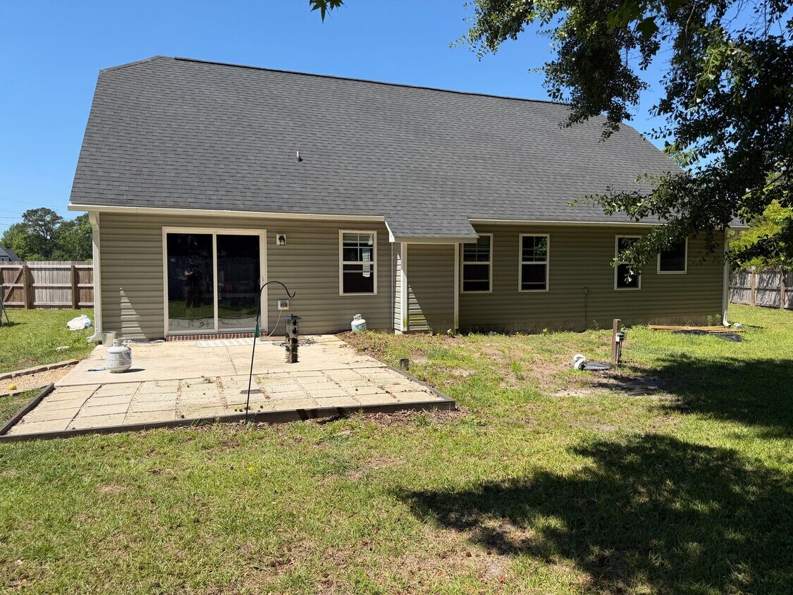 Building Photo - 3 Bedroom 2 BA Justice Ridge