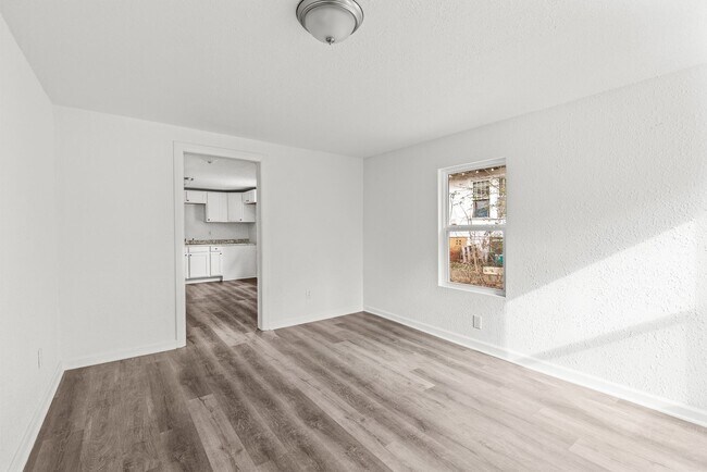 Building Photo - Cozy and Newly Renovated 3 Bedroom 2 Bath ...