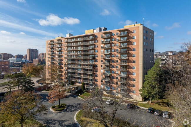 Oak Hall Condominiums