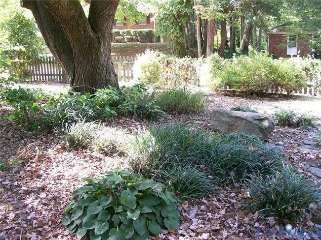 Foto del edificio - 1243 Peck Rd