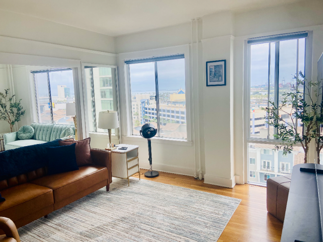 Building Photo - 360 W Ocean Blvd