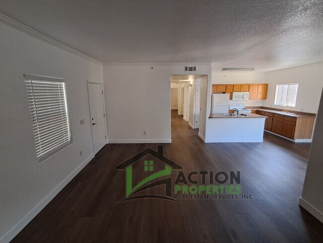 Foto del edificio - 10001 Woodcreek Oaks Blvd