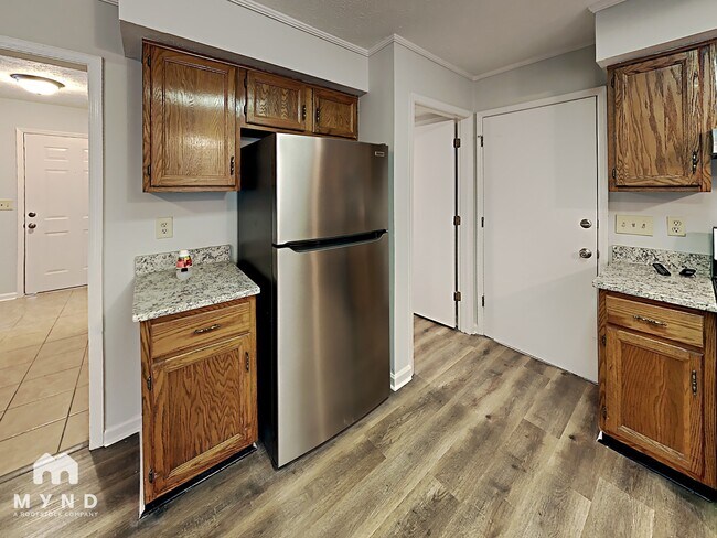 Building Photo - 4832 Wyndam Dr