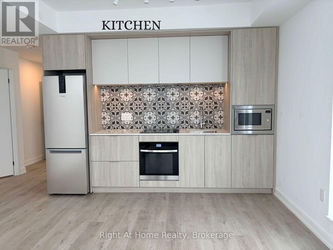 Building Photo - 395 Square One Dr