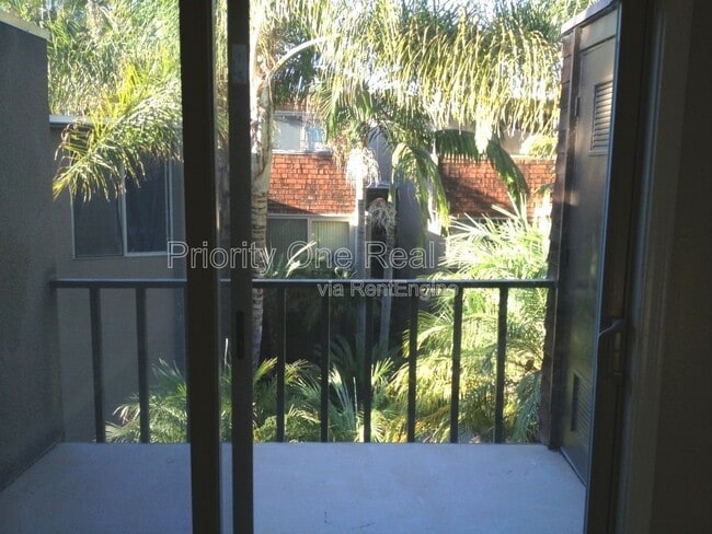 Foto del edificio - 4545 Collwood Blvd