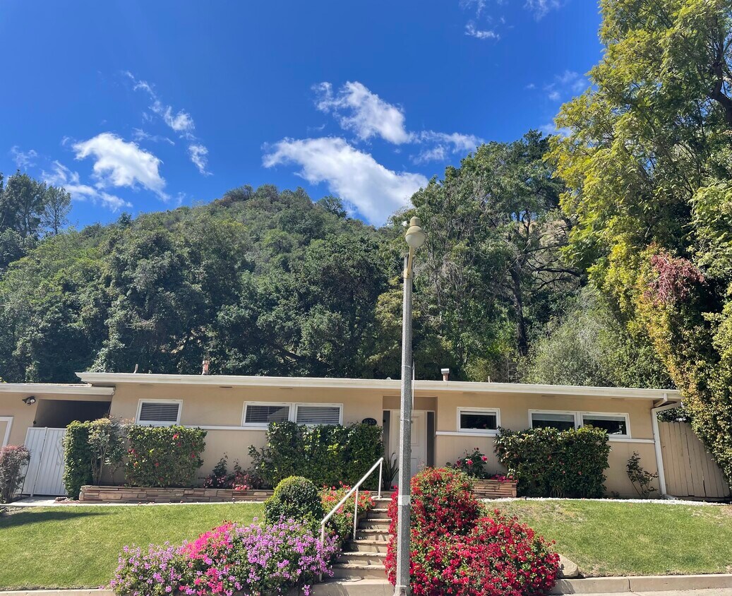 1423 Rd, Los Angeles, CA 90077 House Rental in Los Angeles