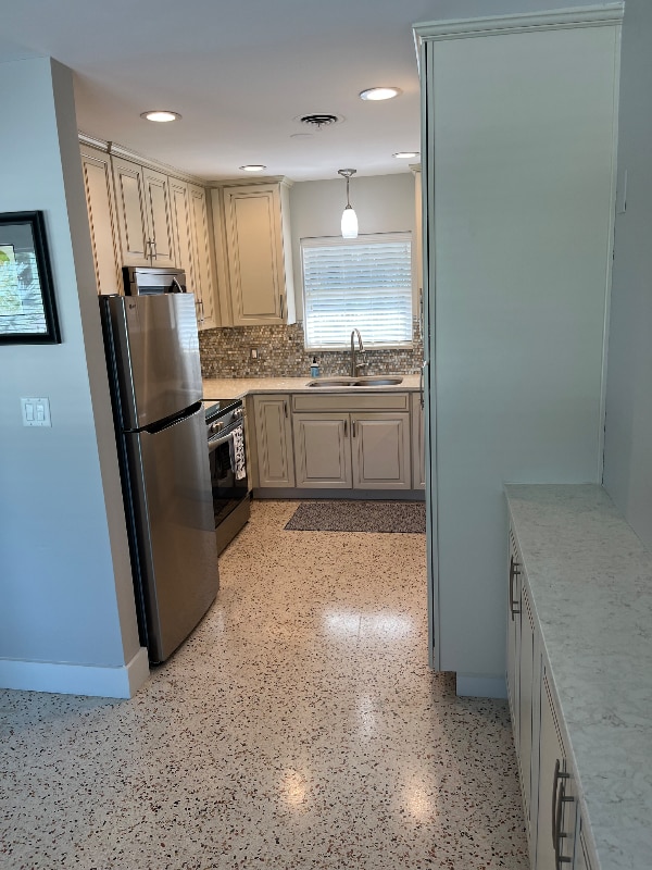 Foto del edificio - 2088 Sunnyside Pl