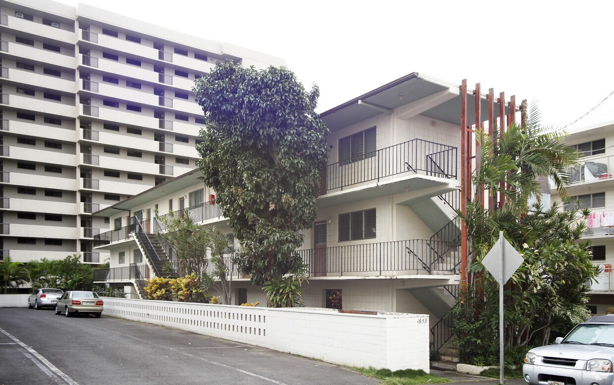 Building Photo - 1659 Liholiho St