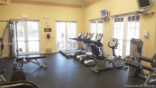 Building Photo - 3 br, 3 bath Townhome - 14615 SW 14th St