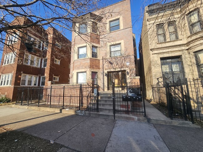 Building Photo - 3452 W Jackson Blvd