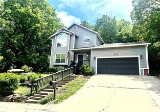 Building Photo - 1072 Valley View Dr
