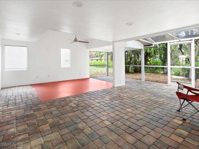 Building Photo - 1320 Barbizon Ln
