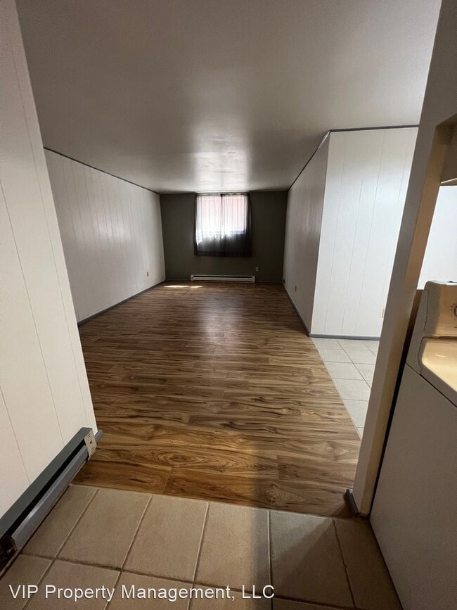 Building Photo - 2 br, 1 bath House - 826 Bank St. Unit #4