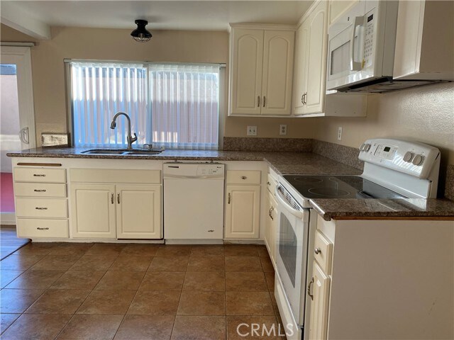 Building Photo - 4231 Elizabeth Ct