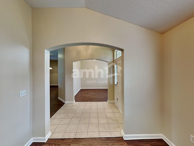 Foto del edificio - 10120 Lancashire Dr