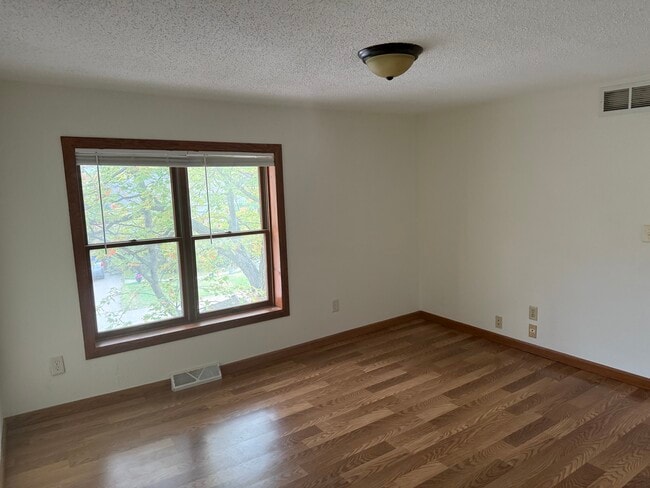 Foto del edificio - 2172 Strongs Ave