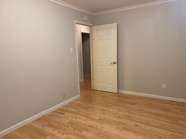 Foto del edificio - 2759 Broadmoor Ave