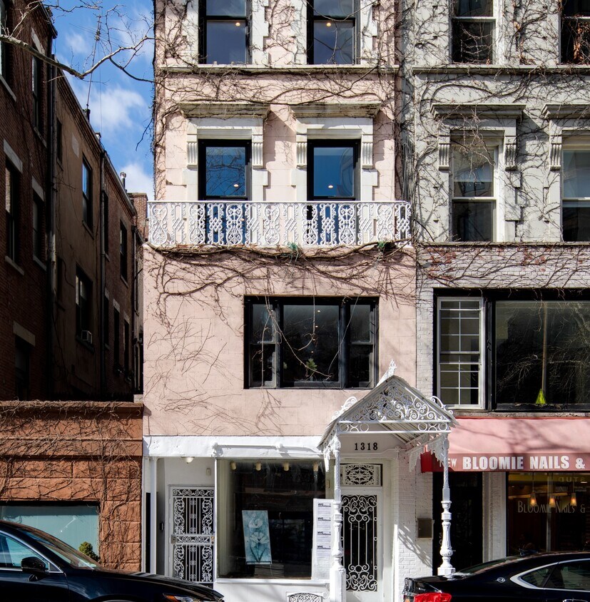 Primary Photo - 1318 Madison Ave