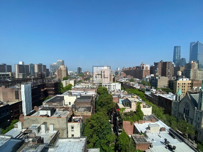 Foto del edificio - 303 W 21st St