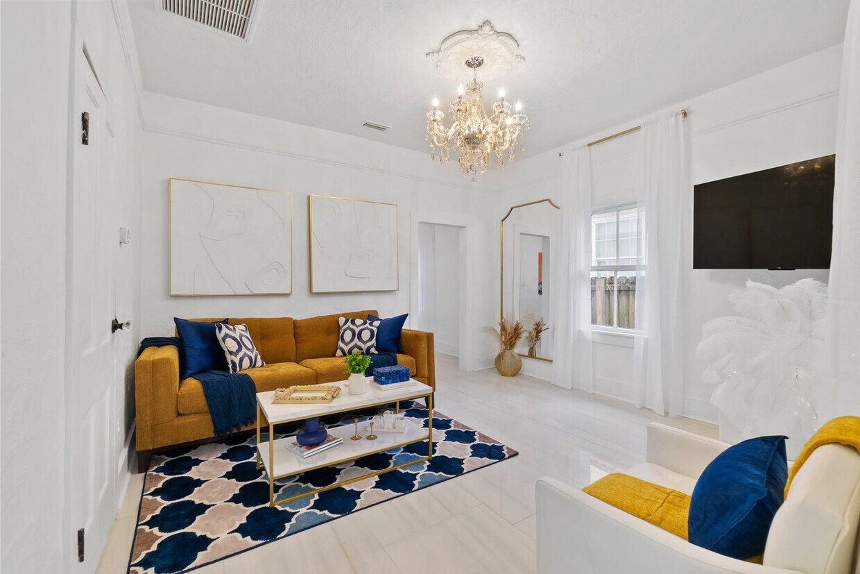 Foto principal - 140B M L King Ave