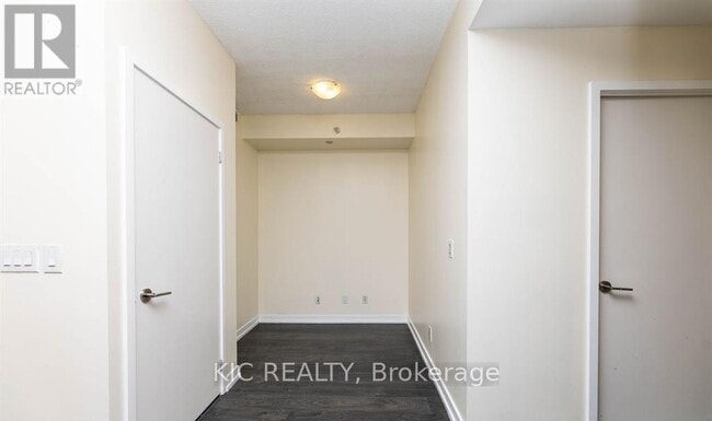 Building Photo - 200 Sackville St