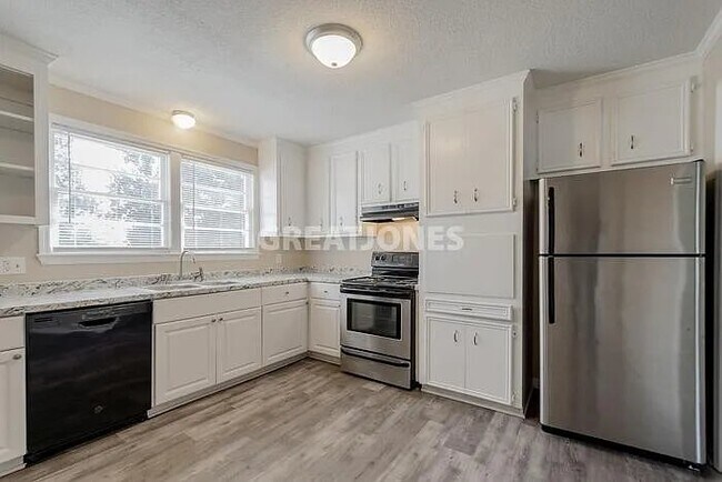 Foto del edificio - 2114 Morninglo Ln