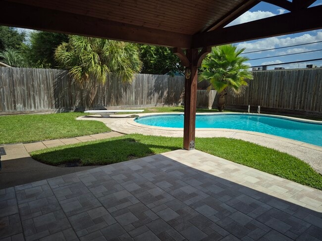 Building Photo - 3307 Rockyridge Dr