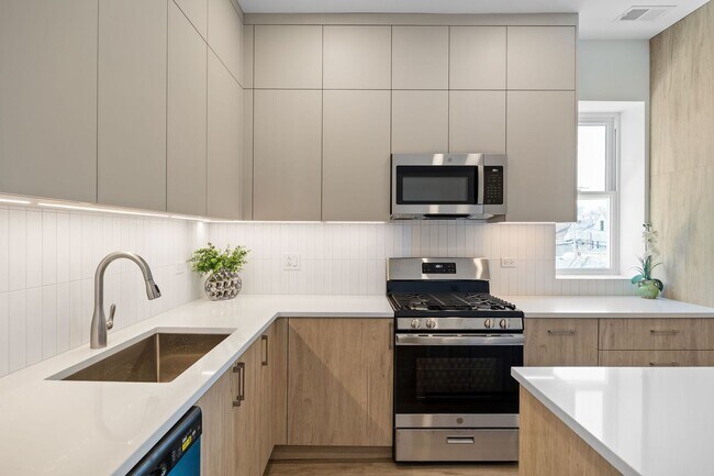 Foto del edificio - 2741 W Belmont Ave