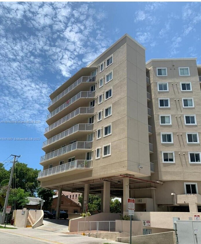 Foto principal - 102 SW 6th Ave