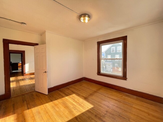 Building Photo - 457 Beech St