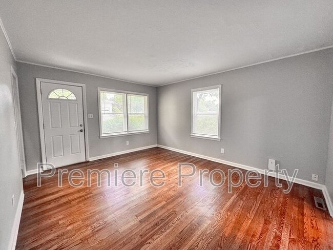 Building Photo - 7740 Oak St
