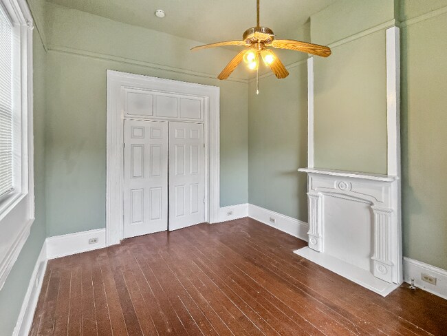 Building Photo - 2327 Ursulines Ave