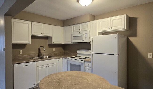 Cocina actualizada - 30 Maple St NE